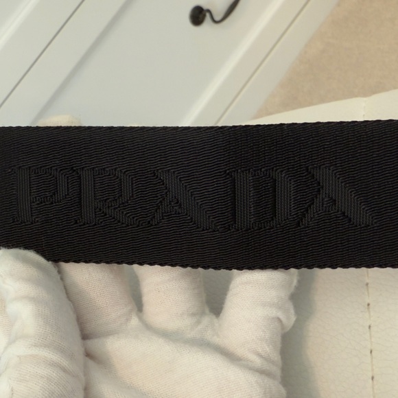 💥Prada Reedition Bag 💼 - Picture 8 of 15